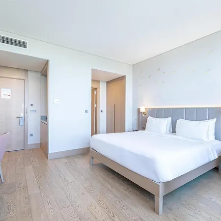 Radisson Harbiye 4*