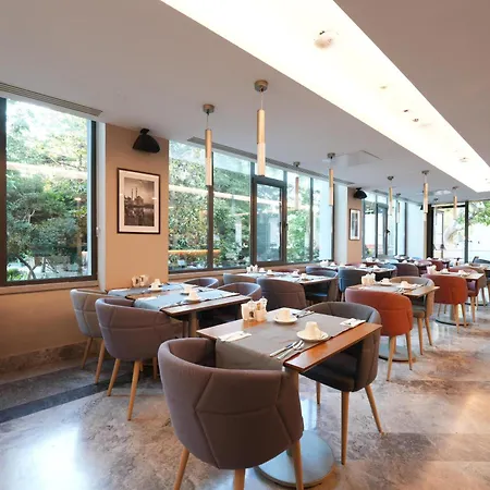 Hotel Radisson Harbiye 4*