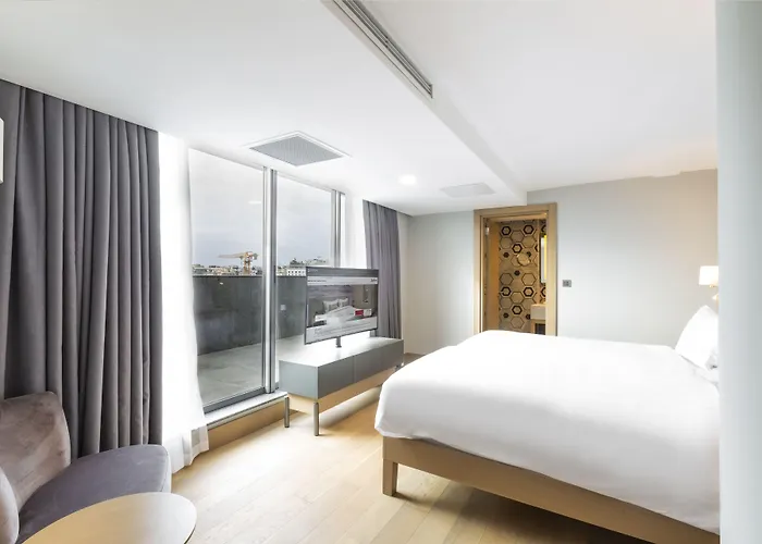 Radisson Harbiye Otel 4*