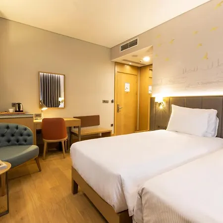 Radisson Harbiye מלון 4*